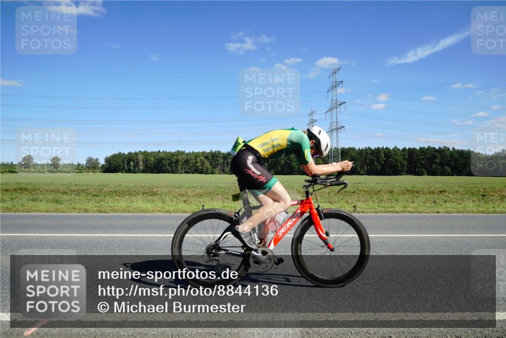 07.09.2025 - 19. Norderstedt Triathlon Michael Burmester http://msf.ph/oto/8844136 07.09.2025 14:49:38 Radfahren 900, 970, 1465, 1484, 1507 meine-sportfotos.de