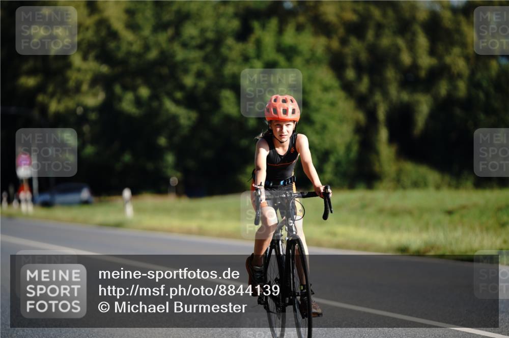07.09.2025 - 19. Norderstedt Triathlon Michael Burmester http://msf.ph/oto/8844139 07.09.2025 09:44:36 Radfahren 626 meine-sportfotos.de