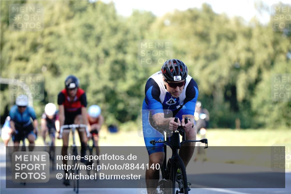 07.09.2025 - 19. Norderstedt Triathlon Michael Burmester http://msf.ph/oto/8844140 07.09.2025 15:59:04 Radfahren 425, 517, 915, 1051, 1065, 1073, 1101, 1562, 1563, 1585 meine-sportfotos.de