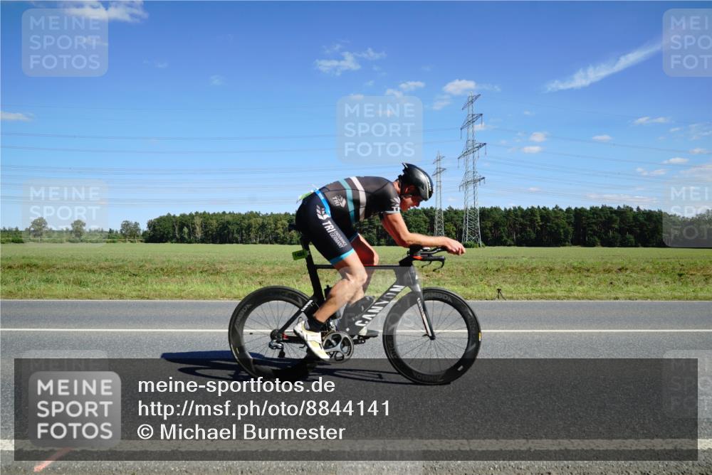 07.09.2025 - 19. Norderstedt Triathlon Michael Burmester http://msf.ph/oto/8844141 07.09.2025 14:49:40 Radfahren 900, 1465, 1484, 1507 meine-sportfotos.de