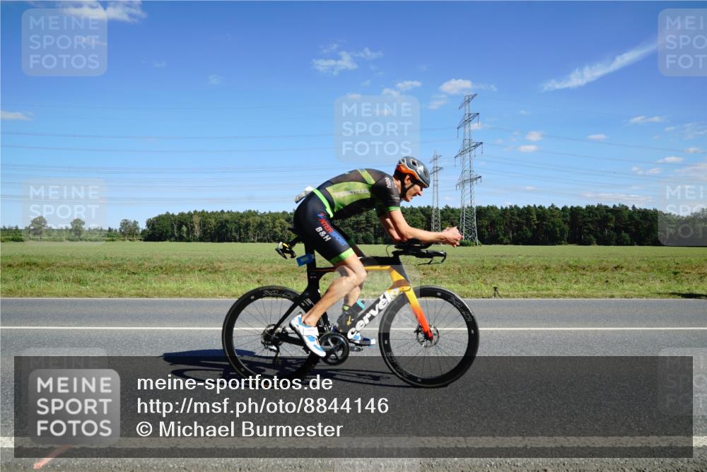 07.09.2025 - 19. Norderstedt Triathlon Michael Burmester http://msf.ph/oto/8844146 07.09.2025 14:49:40 Radfahren 900, 1465, 1484, 1507 meine-sportfotos.de