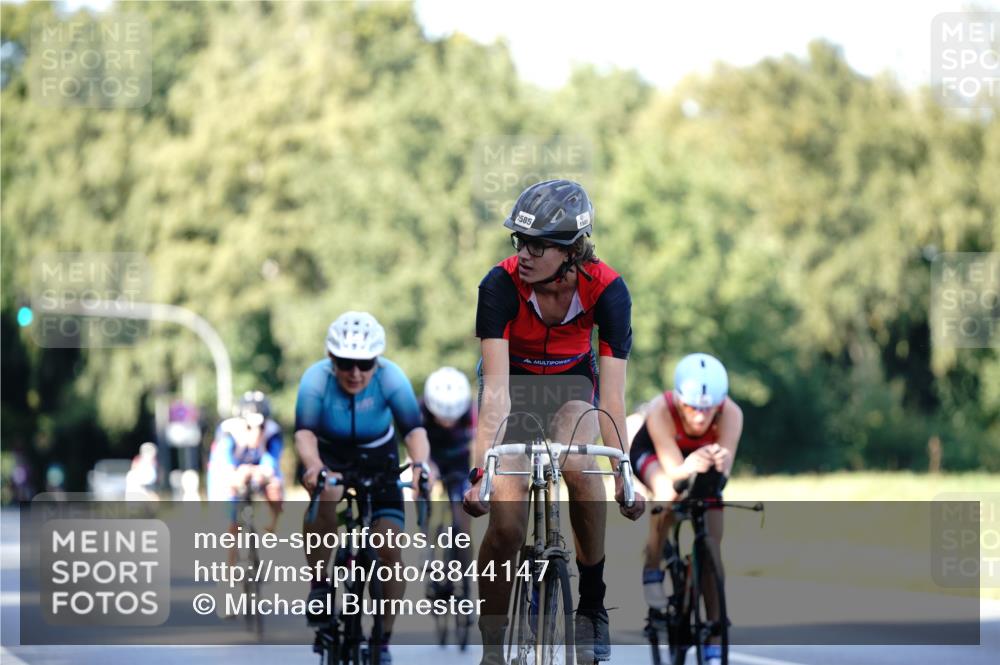 07.09.2025 - 19. Norderstedt Triathlon Michael Burmester http://msf.ph/oto/8844147 07.09.2025 15:59:05 Radfahren 425, 517, 915, 1051, 1065, 1073, 1101, 1562, 1563, 1585 meine-sportfotos.de