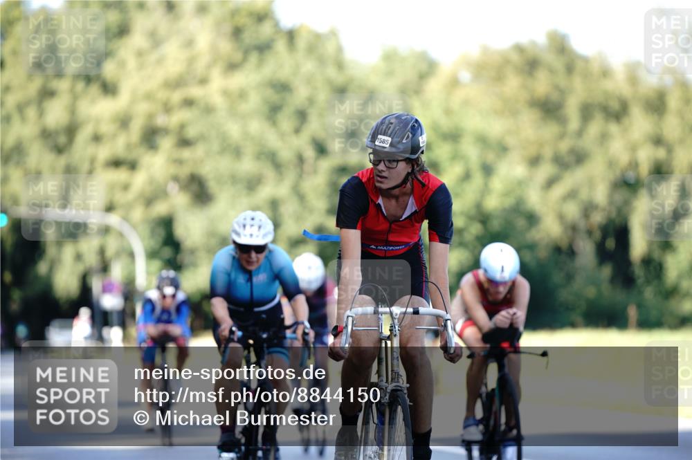 07.09.2025 - 19. Norderstedt Triathlon Michael Burmester http://msf.ph/oto/8844150 07.09.2025 15:59:05 Radfahren 425, 517, 915, 1051, 1065, 1073, 1101, 1562, 1563, 1585 meine-sportfotos.de