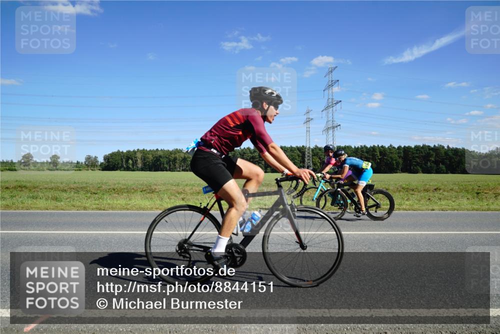 07.09.2025 - 19. Norderstedt Triathlon Michael Burmester http://msf.ph/oto/8844151 07.09.2025 14:49:41 Radfahren 900, 1465, 1484, 1507 meine-sportfotos.de