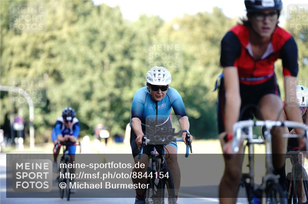 07.09.2025 - 19. Norderstedt Triathlon Michael Burmester http://msf.ph/oto/8844154 07.09.2025 15:59:05 Radfahren 425, 517, 915, 1051, 1065, 1073, 1101, 1562, 1563, 1585 meine-sportfotos.de