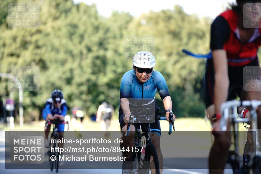 07.09.2025 - 19. Norderstedt Triathlon Michael Burmester http://msf.ph/oto/8844157 07.09.2025 15:59:05 Radfahren 425, 517, 915, 1051, 1065, 1073, 1101, 1562, 1563, 1585 meine-sportfotos.de