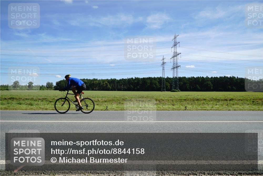 07.09.2025 - 19. Norderstedt Triathlon Michael Burmester http://msf.ph/oto/8844158 07.09.2025 12:44:05 Radfahren  meine-sportfotos.de