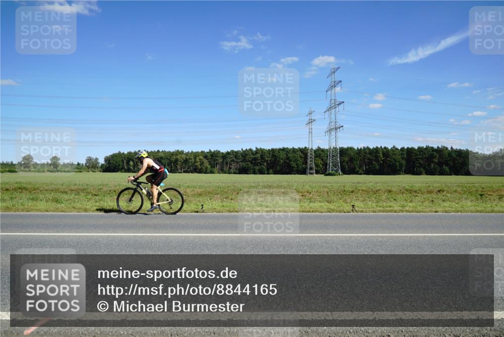07.09.2025 - 19. Norderstedt Triathlon Michael Burmester http://msf.ph/oto/8844165 07.09.2025 14:49:47 Radfahren 443 meine-sportfotos.de