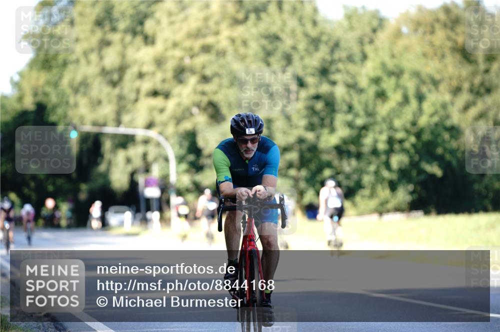 07.09.2025 - 19. Norderstedt Triathlon Michael Burmester http://msf.ph/oto/8844168 07.09.2025 15:59:08 Radfahren 532, 1051, 1065, 1101, 1563, 1585 meine-sportfotos.de