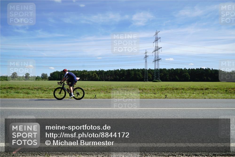07.09.2025 - 19. Norderstedt Triathlon Michael Burmester http://msf.ph/oto/8844172 07.09.2025 12:44:12 Radfahren 1342 meine-sportfotos.de