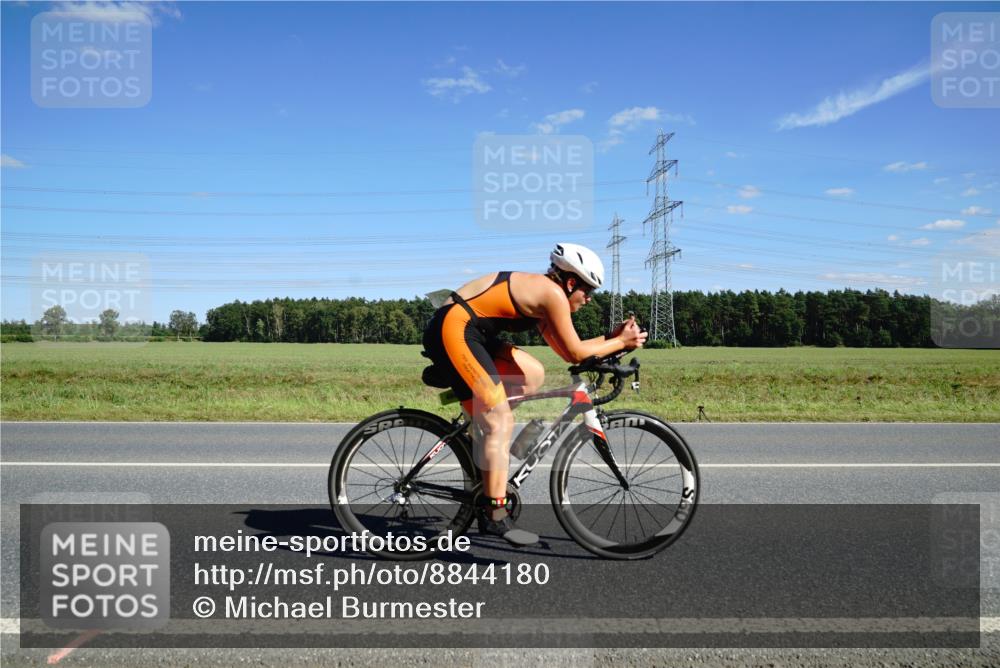 07.09.2025 - 19. Norderstedt Triathlon Michael Burmester http://msf.ph/oto/8844180 07.09.2025 14:50:02 Radfahren 460 meine-sportfotos.de