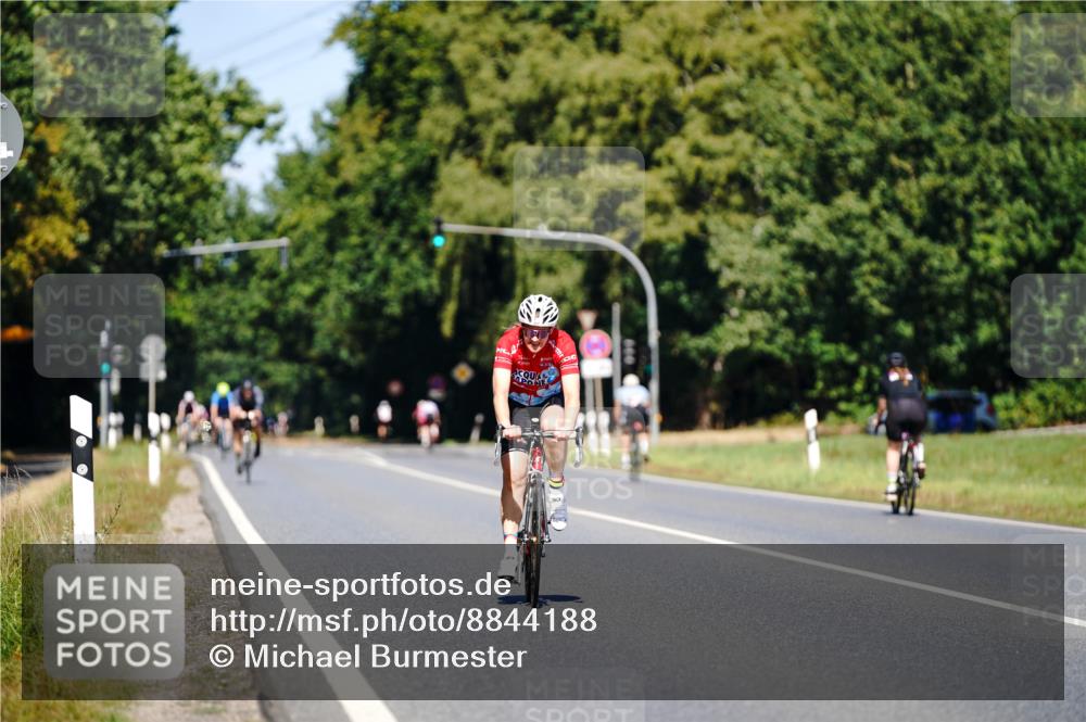 07.09.2025 - 19. Norderstedt Triathlon Michael Burmester http://msf.ph/oto/8844188 07.09.2025 13:05:31 Radfahren 343 meine-sportfotos.de