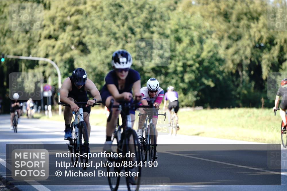 07.09.2025 - 19. Norderstedt Triathlon Michael Burmester http://msf.ph/oto/8844190 07.09.2025 15:59:15 Radfahren 875, 912, 1532 meine-sportfotos.de