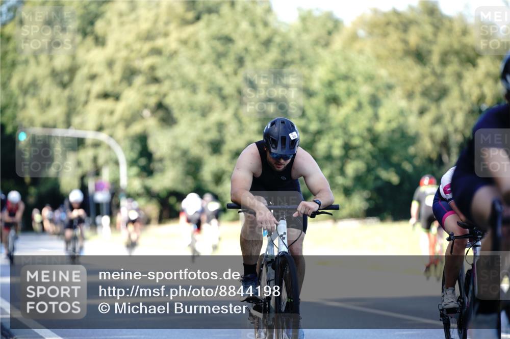 07.09.2025 - 19. Norderstedt Triathlon Michael Burmester http://msf.ph/oto/8844198 07.09.2025 15:59:16 Radfahren 548, 875, 912, 1532 meine-sportfotos.de