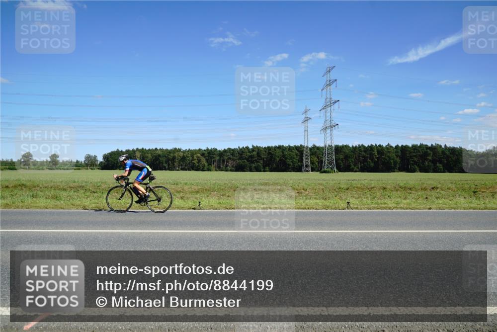 07.09.2025 - 19. Norderstedt Triathlon Michael Burmester http://msf.ph/oto/8844199 07.09.2025 14:50:09 Radfahren 1482 meine-sportfotos.de