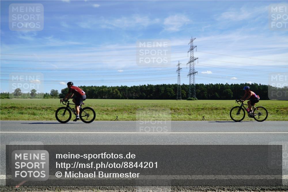 07.09.2025 - 19. Norderstedt Triathlon Michael Burmester http://msf.ph/oto/8844201 07.09.2025 12:44:22 Radfahren  meine-sportfotos.de