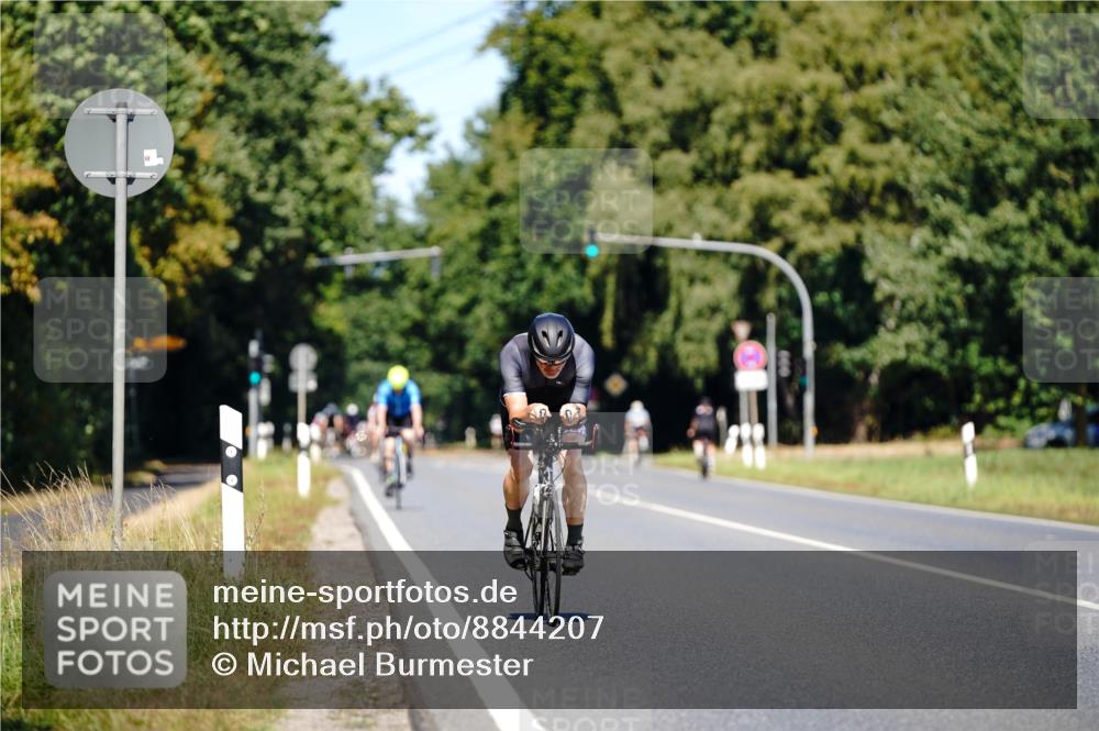 07.09.2025 - 19. Norderstedt Triathlon Michael Burmester http://msf.ph/oto/8844207 07.09.2025 13:05:39 Radfahren 310 meine-sportfotos.de