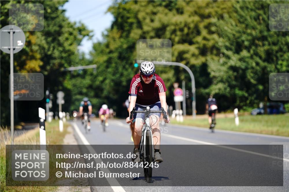07.09.2025 - 19. Norderstedt Triathlon Michael Burmester http://msf.ph/oto/8844245 07.09.2025 13:05:53 Radfahren 809 meine-sportfotos.de