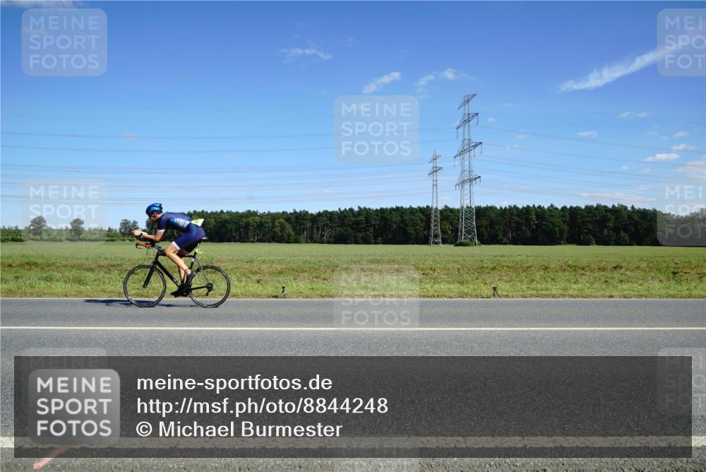 07.09.2025 - 19. Norderstedt Triathlon Michael Burmester http://msf.ph/oto/8844248 07.09.2025 14:50:31 Radfahren 450 meine-sportfotos.de