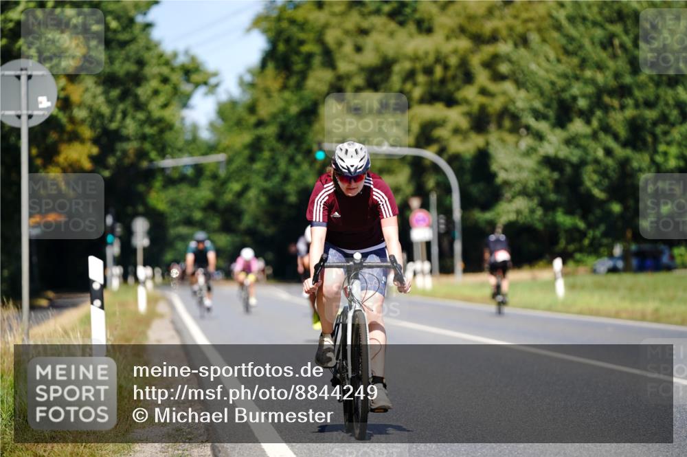 07.09.2025 - 19. Norderstedt Triathlon Michael Burmester http://msf.ph/oto/8844249 07.09.2025 13:05:53 Radfahren 809 meine-sportfotos.de