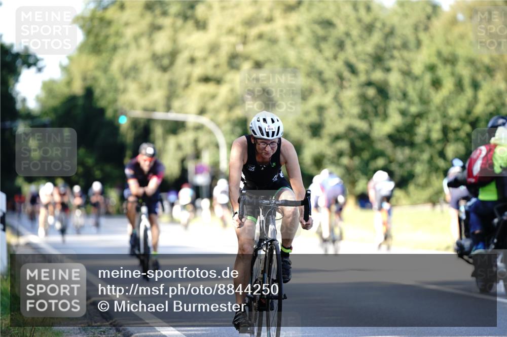 07.09.2025 - 19. Norderstedt Triathlon Michael Burmester http://msf.ph/oto/8844250 07.09.2025 15:59:26 Radfahren 1531, 1533, 1558 meine-sportfotos.de