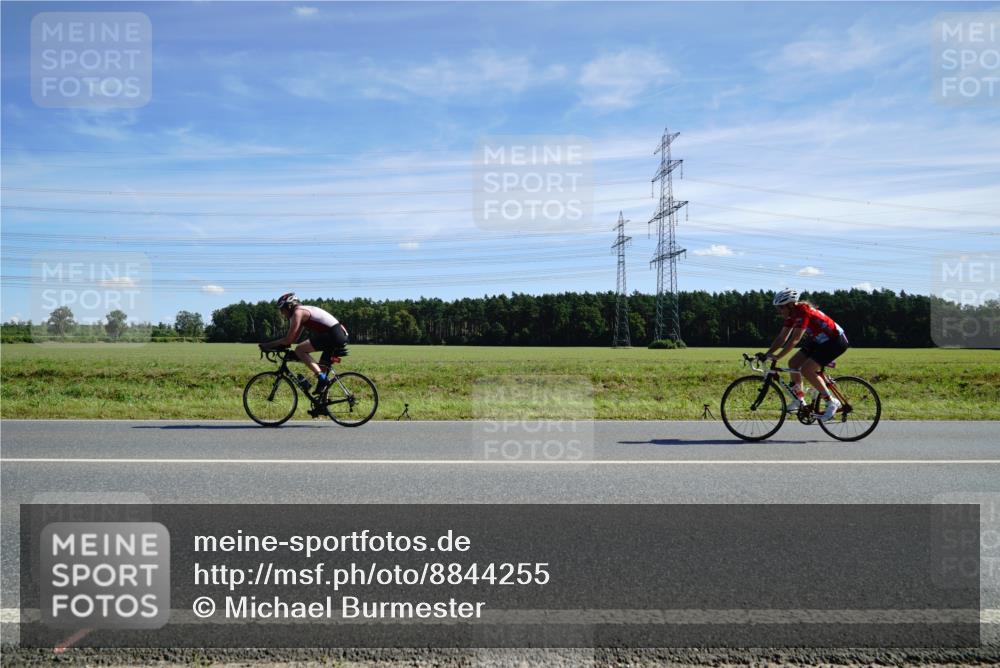 07.09.2025 - 19. Norderstedt Triathlon Michael Burmester http://msf.ph/oto/8844255 07.09.2025 12:44:39 Radfahren 1238 meine-sportfotos.de