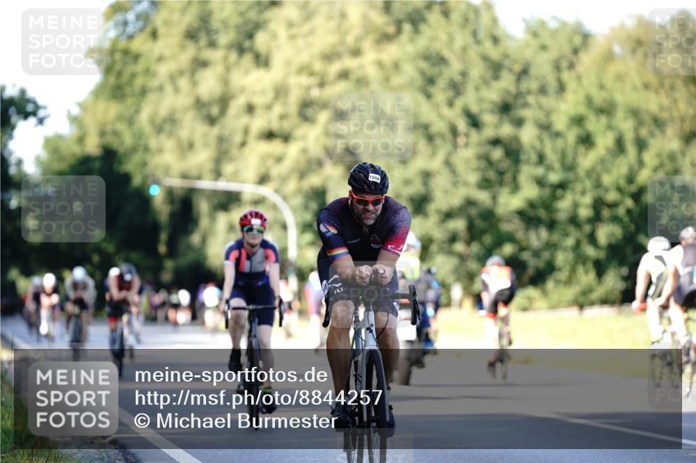 07.09.2025 - 19. Norderstedt Triathlon Michael Burmester http://msf.ph/oto/8844257 07.09.2025 15:59:27 Radfahren 1045, 1531, 1533, 1558 meine-sportfotos.de