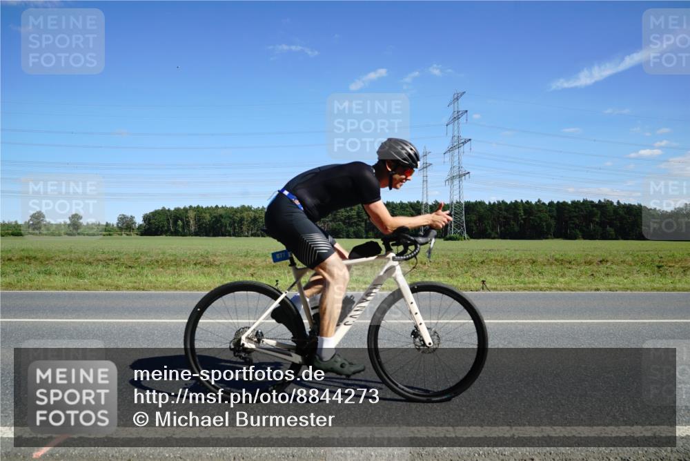 07.09.2025 - 19. Norderstedt Triathlon Michael Burmester http://msf.ph/oto/8844273 07.09.2025 14:50:42 Radfahren 863, 877, 1026 meine-sportfotos.de