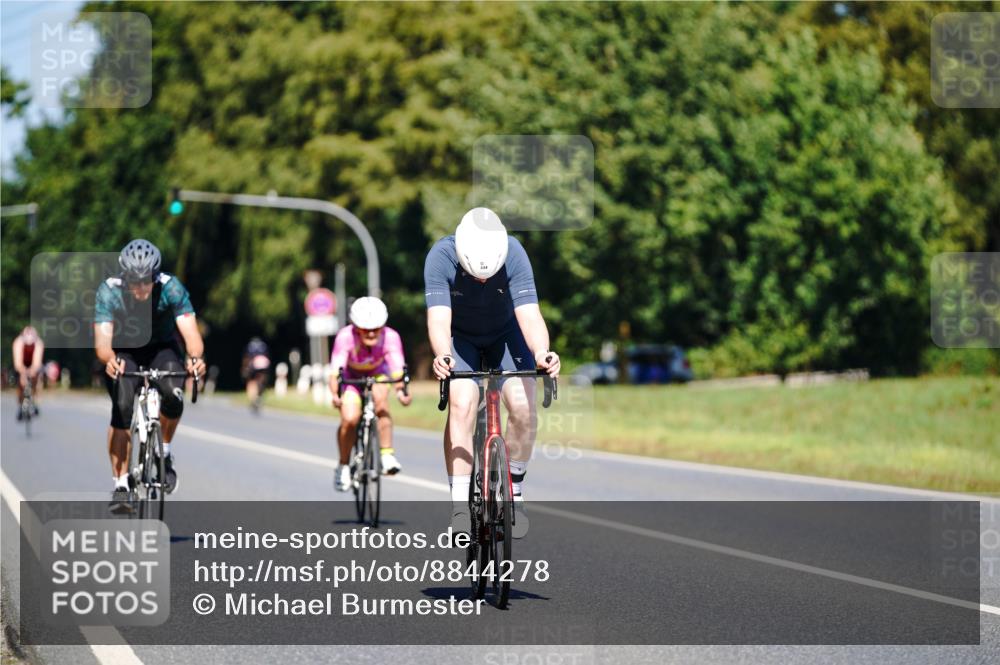 07.09.2025 - 19. Norderstedt Triathlon Michael Burmester http://msf.ph/oto/8844278 07.09.2025 13:05:59 Radfahren 209, 232, 235, 334 meine-sportfotos.de