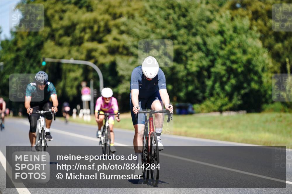 07.09.2025 - 19. Norderstedt Triathlon Michael Burmester http://msf.ph/oto/8844284 07.09.2025 13:05:59 Radfahren 209, 232, 235, 334 meine-sportfotos.de