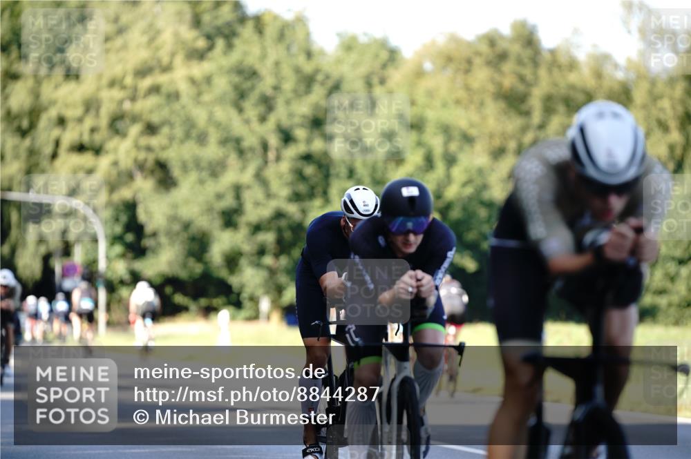07.09.2025 - 19. Norderstedt Triathlon Michael Burmester http://msf.ph/oto/8844287 07.09.2025 15:59:32 Radfahren 403, 498, 510, 537, 1045, 1558 meine-sportfotos.de
