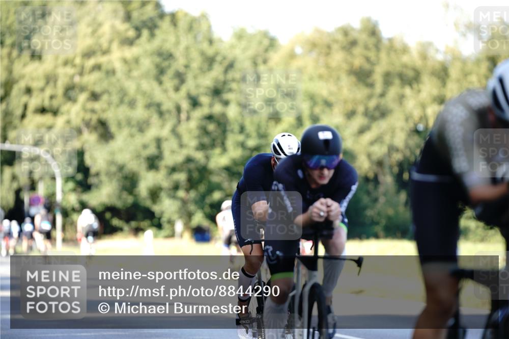 07.09.2025 - 19. Norderstedt Triathlon Michael Burmester http://msf.ph/oto/8844290 07.09.2025 15:59:32 Radfahren 403, 498, 510, 537, 1045, 1558 meine-sportfotos.de