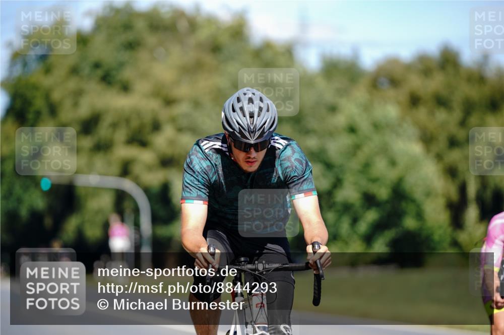 07.09.2025 - 19. Norderstedt Triathlon Michael Burmester http://msf.ph/oto/8844293 07.09.2025 13:06:01 Radfahren 232, 235, 334 meine-sportfotos.de