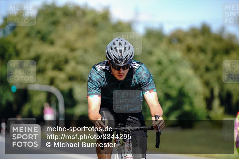 07.09.2025 - 19. Norderstedt Triathlon Michael Burmester http://msf.ph/oto/8844295 07.09.2025 13:06:02 Radfahren 232, 235, 334 meine-sportfotos.de