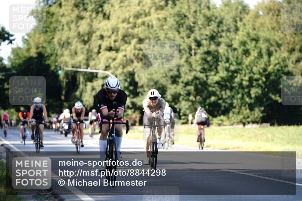 07.09.2025 - 19. Norderstedt Triathlon Michael Burmester http://msf.ph/oto/8844298 07.09.2025 15:59:34 Radfahren 403, 414, 498, 508, 510, 537 meine-sportfotos.de