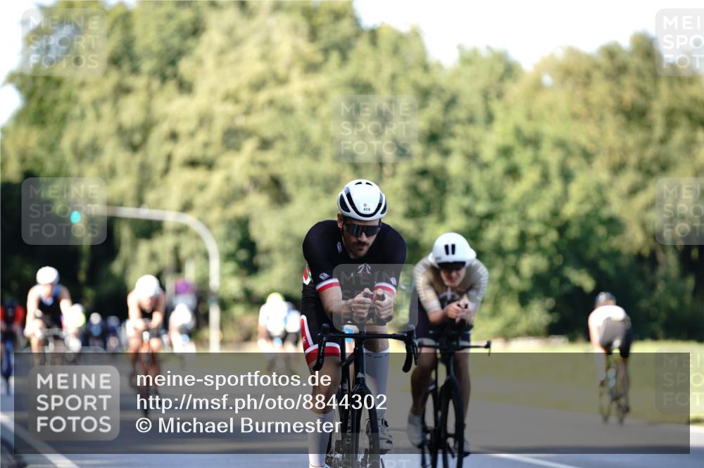 07.09.2025 - 19. Norderstedt Triathlon Michael Burmester http://msf.ph/oto/8844302 07.09.2025 15:59:34 Radfahren 403, 414, 498, 508, 510, 537 meine-sportfotos.de