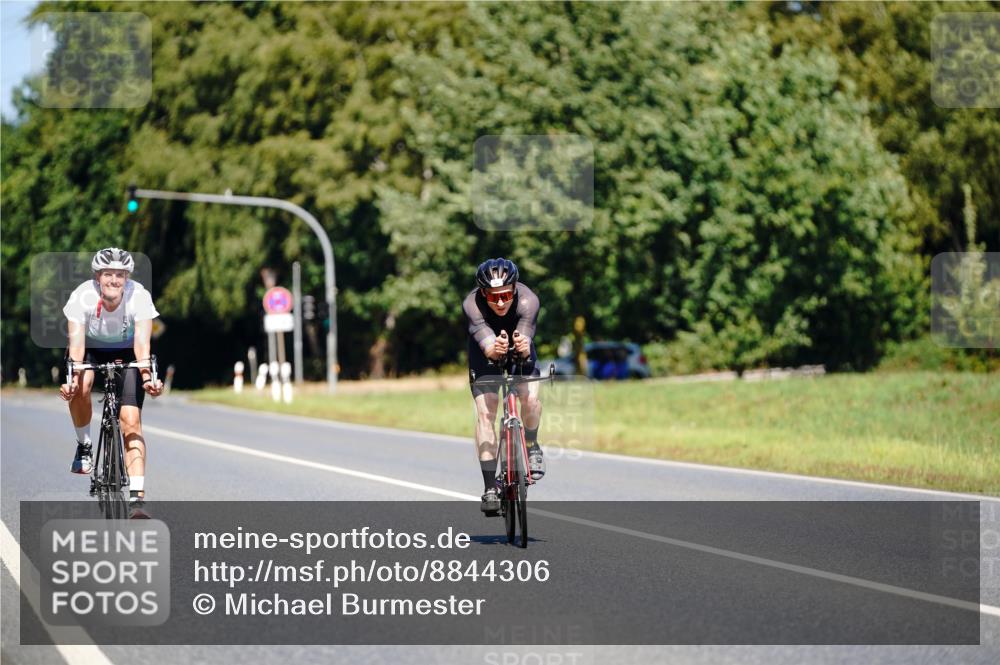 07.09.2025 - 19. Norderstedt Triathlon Michael Burmester http://msf.ph/oto/8844306 07.09.2025 13:06:30 Radfahren 345 meine-sportfotos.de