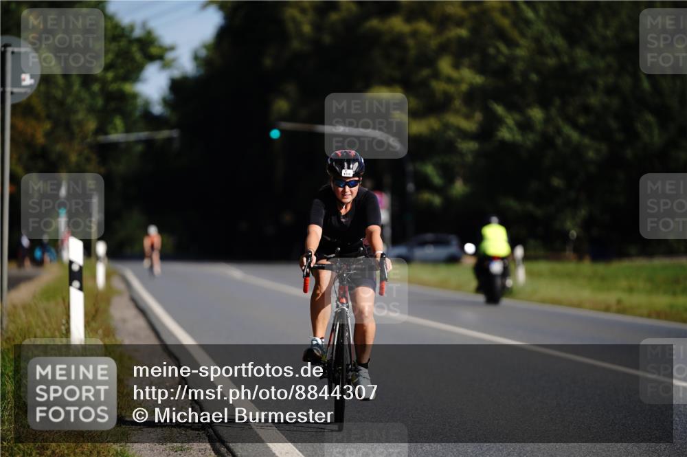 07.09.2025 - 19. Norderstedt Triathlon Michael Burmester http://msf.ph/oto/8844307 07.09.2025 10:26:19 Radfahren 1110 meine-sportfotos.de