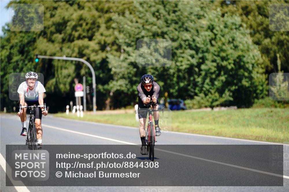 07.09.2025 - 19. Norderstedt Triathlon Michael Burmester http://msf.ph/oto/8844308 07.09.2025 13:06:30 Radfahren 345 meine-sportfotos.de