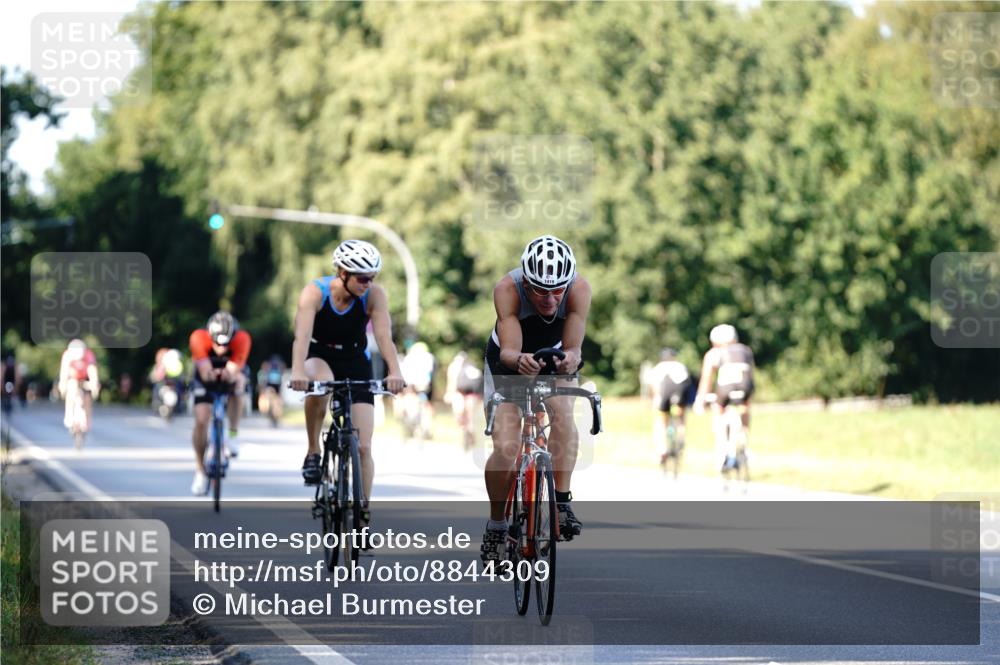 07.09.2025 - 19. Norderstedt Triathlon Michael Burmester http://msf.ph/oto/8844309 07.09.2025 15:59:37 Radfahren 412, 414, 508, 1106, 1419 meine-sportfotos.de