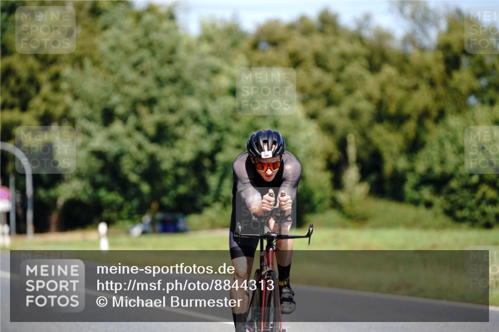 07.09.2025 - 19. Norderstedt Triathlon Michael Burmester http://msf.ph/oto/8844313 07.09.2025 13:06:31 Radfahren 339, 345 meine-sportfotos.de