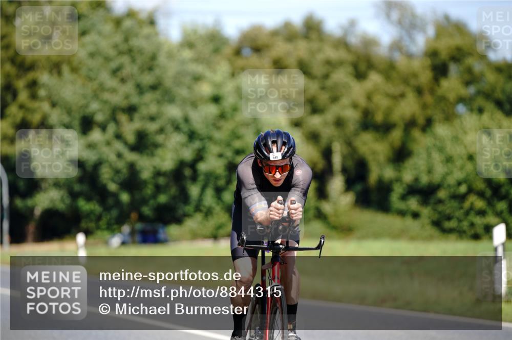 07.09.2025 - 19. Norderstedt Triathlon Michael Burmester http://msf.ph/oto/8844315 07.09.2025 13:06:31 Radfahren 339, 345 meine-sportfotos.de