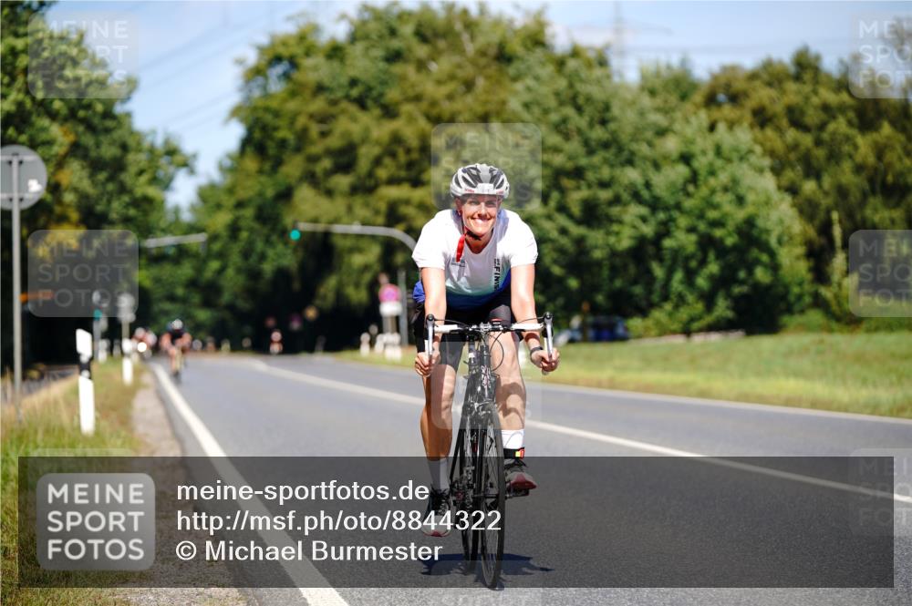 07.09.2025 - 19. Norderstedt Triathlon Michael Burmester http://msf.ph/oto/8844322 07.09.2025 13:06:32 Radfahren 339, 345 meine-sportfotos.de