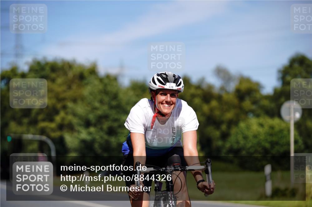 07.09.2025 - 19. Norderstedt Triathlon Michael Burmester http://msf.ph/oto/8844326 07.09.2025 13:06:33 Radfahren 339, 345 meine-sportfotos.de