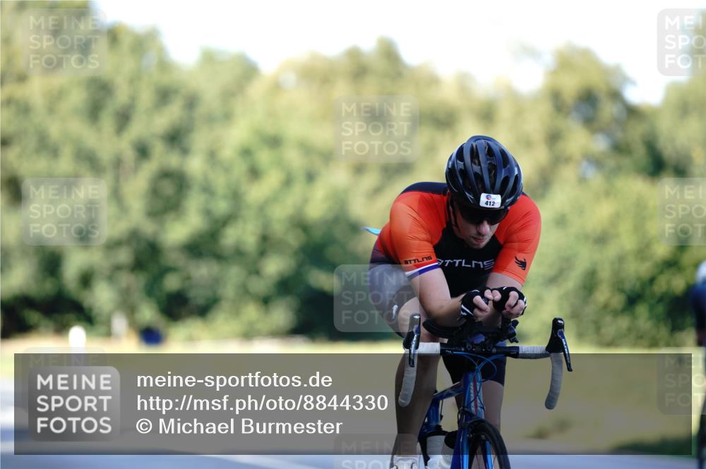 07.09.2025 - 19. Norderstedt Triathlon Michael Burmester http://msf.ph/oto/8844330 07.09.2025 15:59:40 Radfahren 412, 1106, 1419 meine-sportfotos.de
