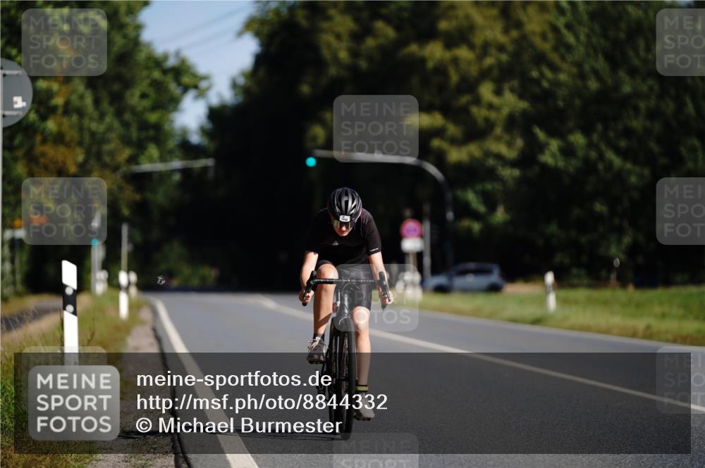 07.09.2025 - 19. Norderstedt Triathlon Michael Burmester http://msf.ph/oto/8844332 07.09.2025 10:28:02 Radfahren 1115 meine-sportfotos.de