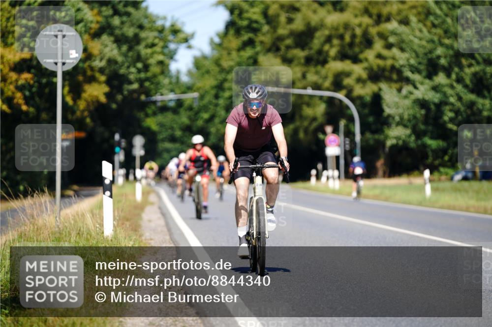 07.09.2025 - 19. Norderstedt Triathlon Michael Burmester http://msf.ph/oto/8844340 07.09.2025 13:06:53 Radfahren 264 meine-sportfotos.de