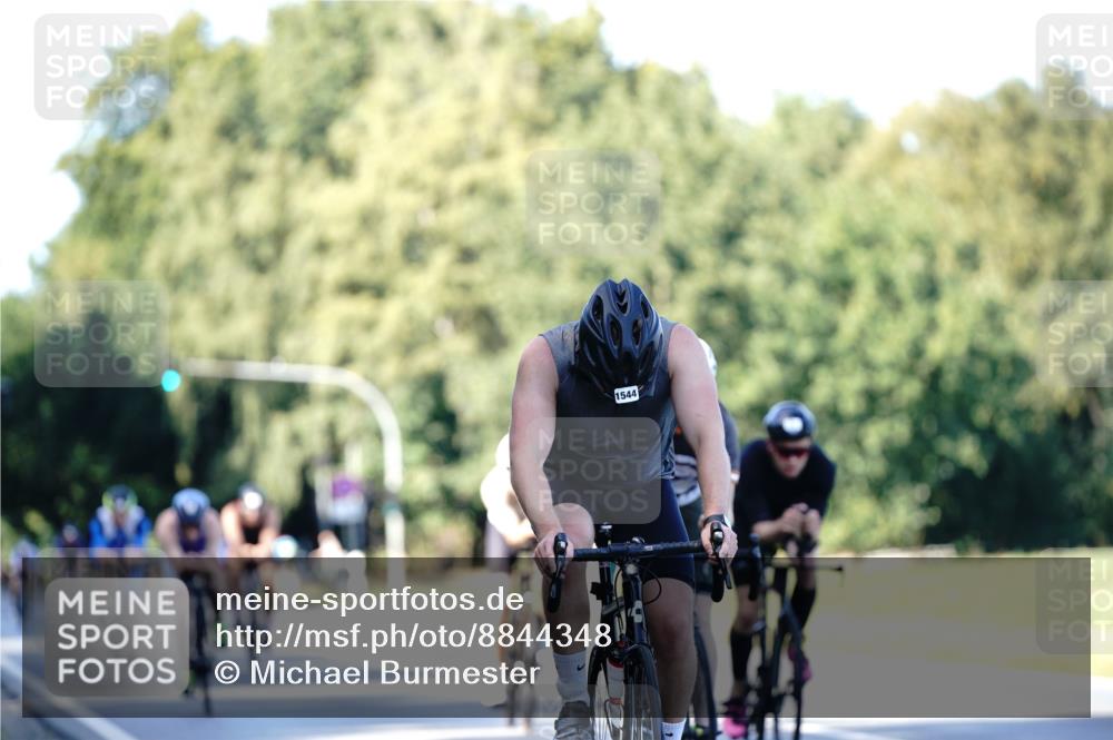 07.09.2025 - 19. Norderstedt Triathlon Michael Burmester http://msf.ph/oto/8844348 07.09.2025 15:59:52 Radfahren 506, 513, 541, 1473, 1544, 1552, 1572, 1594 meine-sportfotos.de