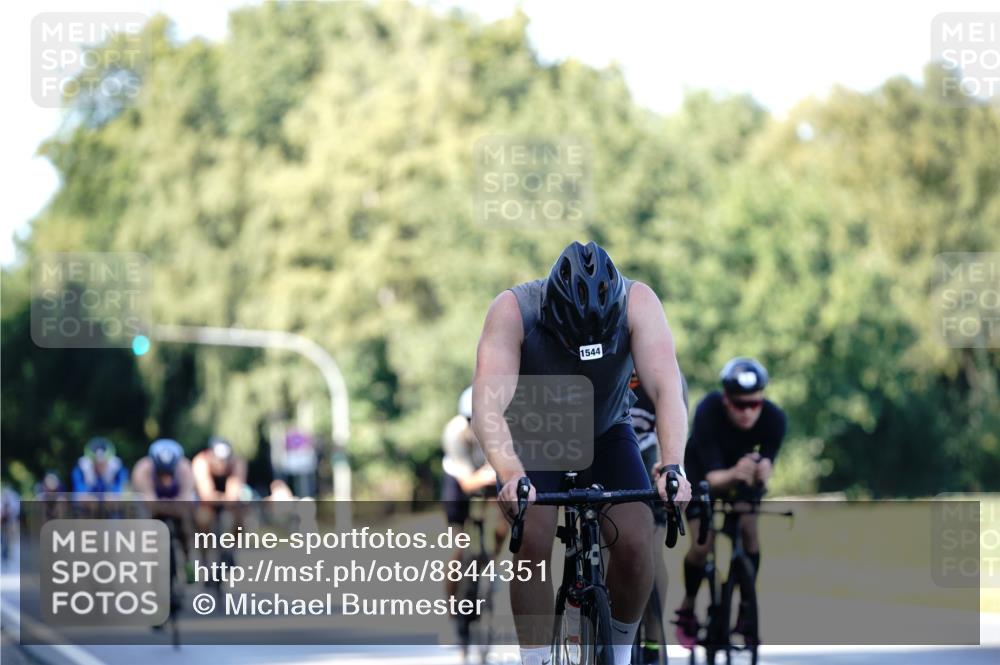 07.09.2025 - 19. Norderstedt Triathlon Michael Burmester http://msf.ph/oto/8844351 07.09.2025 15:59:52 Radfahren 506, 513, 541, 1473, 1544, 1552, 1572, 1594 meine-sportfotos.de