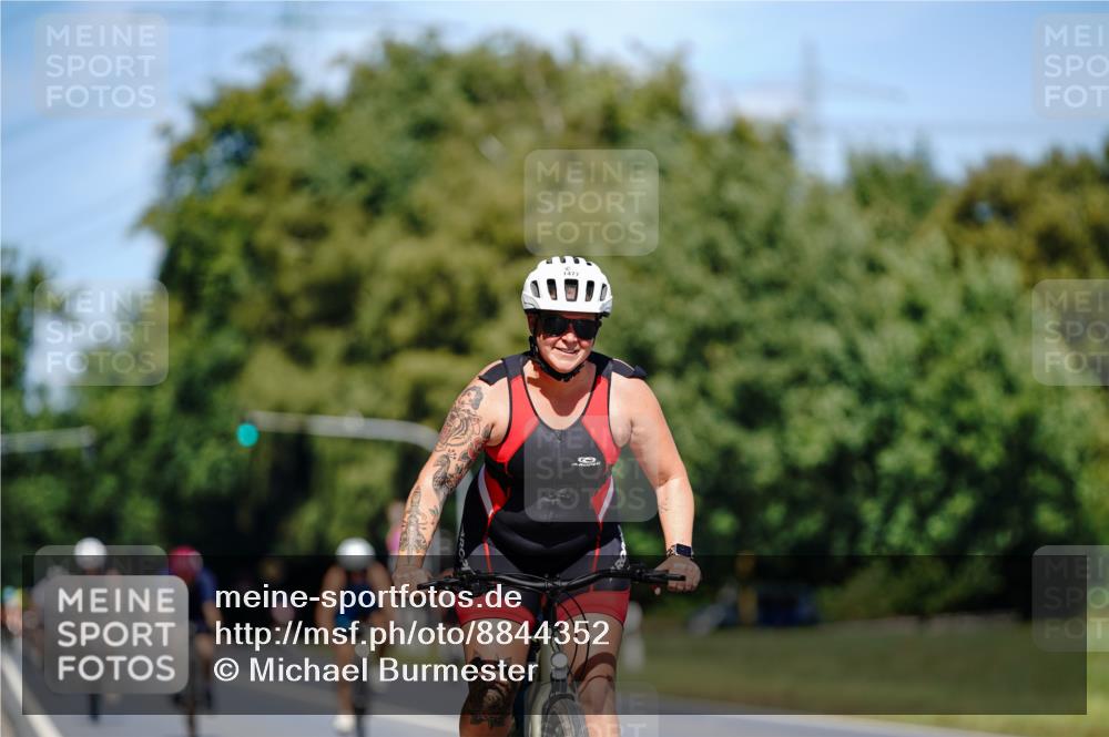 07.09.2025 - 19. Norderstedt Triathlon Michael Burmester http://msf.ph/oto/8844352 07.09.2025 13:07:00 Radfahren 1477 meine-sportfotos.de